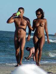 Ebony Nude Beach Girls - Nude beach black men. Photo #4